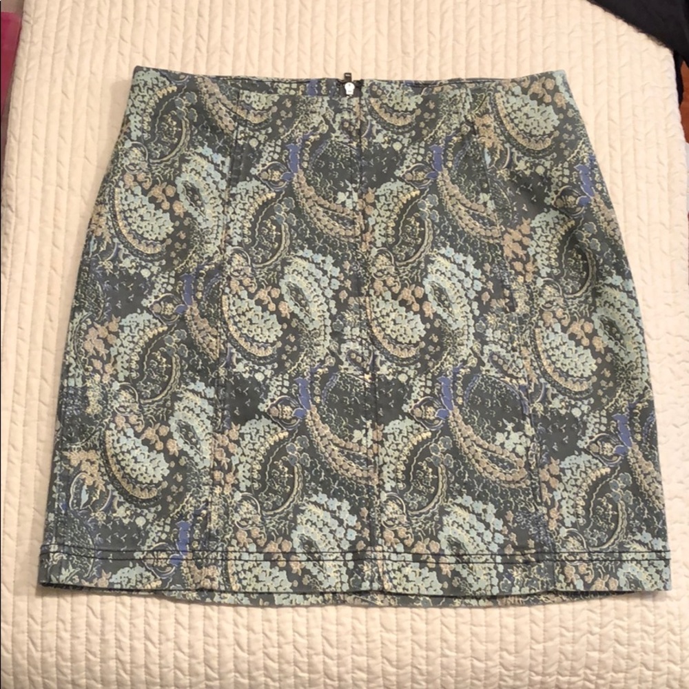 Awesome FREE PEOPLE mini skirt, size 12